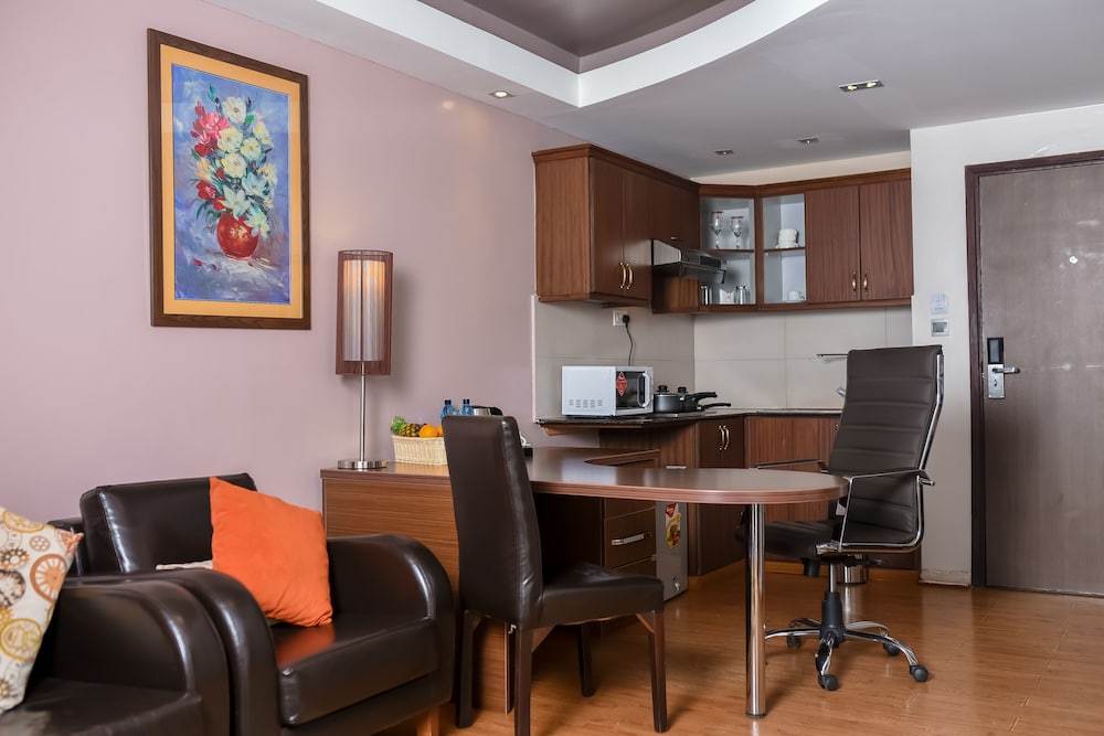 Ngong Hills Hotel 65/72