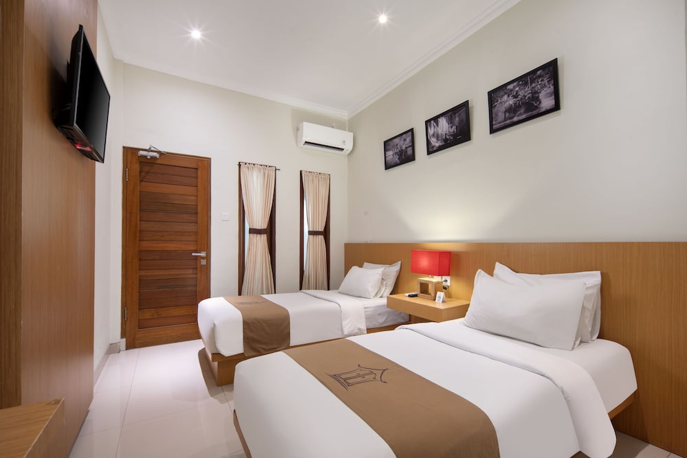 Deluxe, King Bed, Pool Side