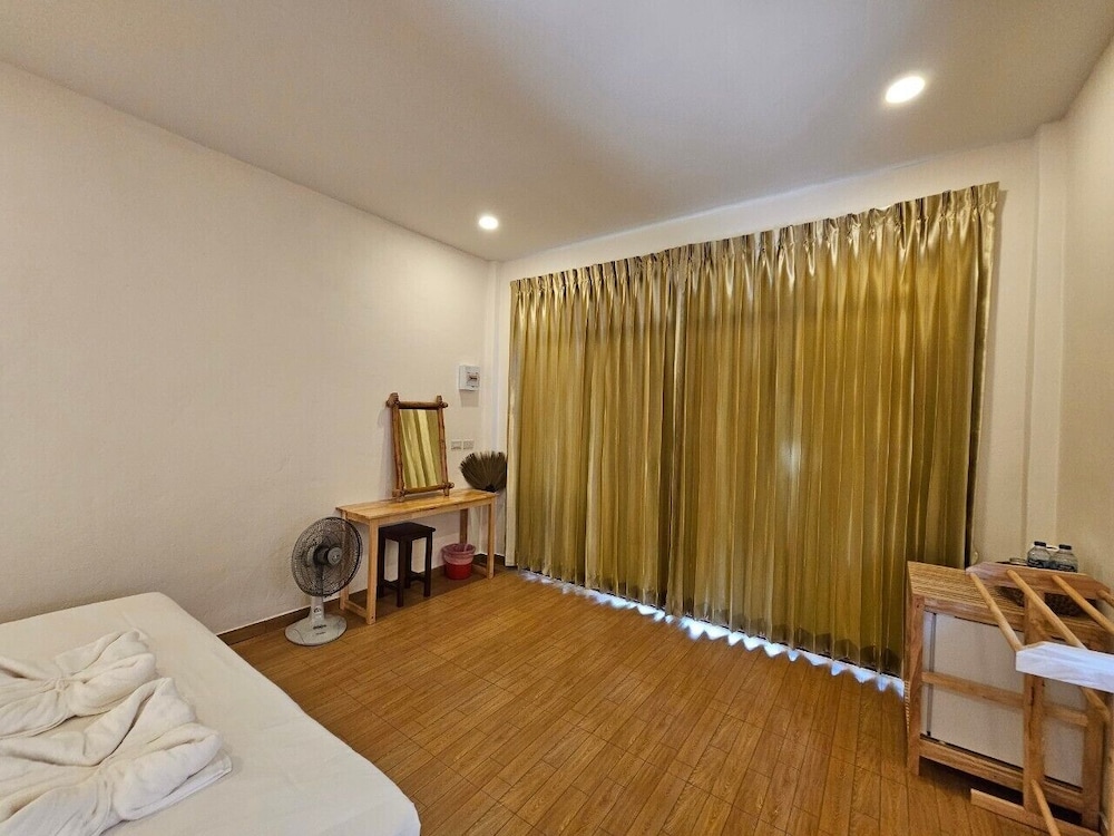 Kradan Beach Resort 20/48