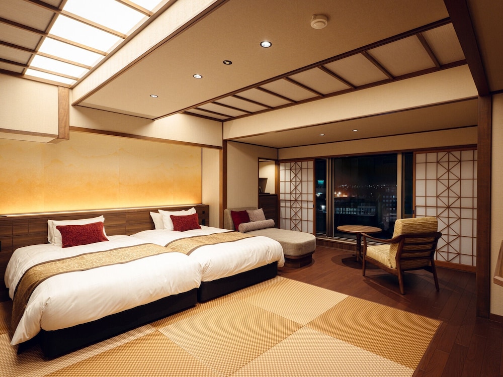 Hanabishi Hotel 22/70