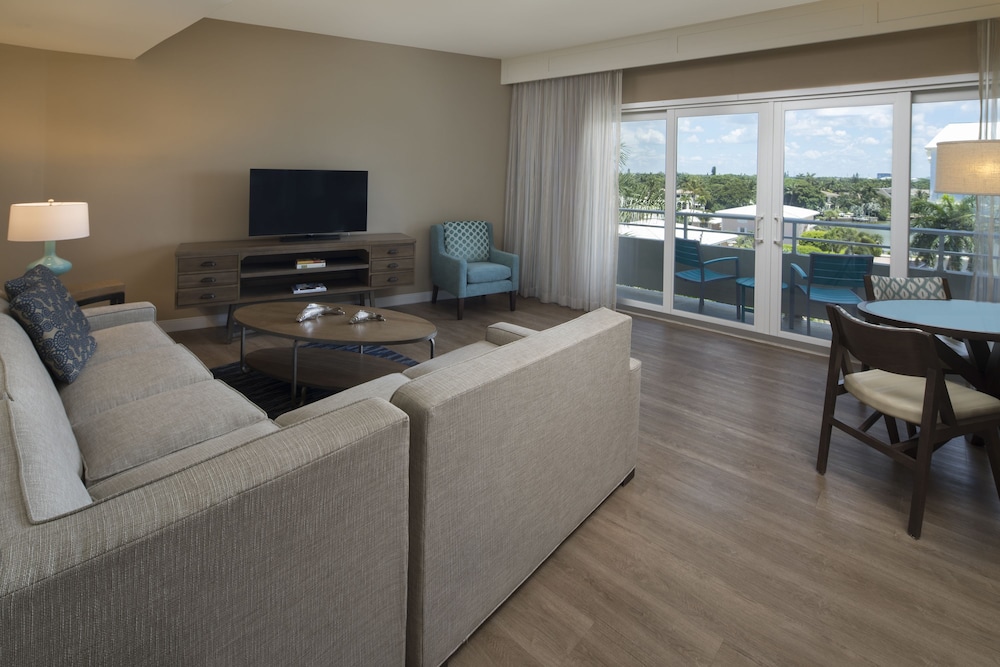 Edgewater Beach Hotel 51/64