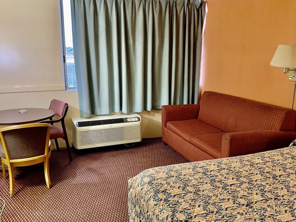 Red Carpet Inn & Suites Lima 32/64