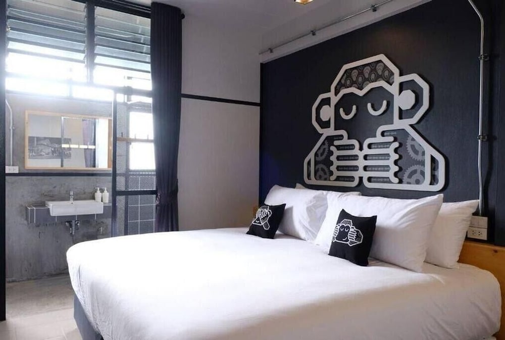 Blu Monkey Hub and Hotel Suratthani 12/50