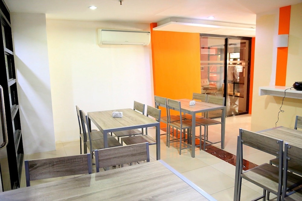 Travelbee Business Inn 41/49