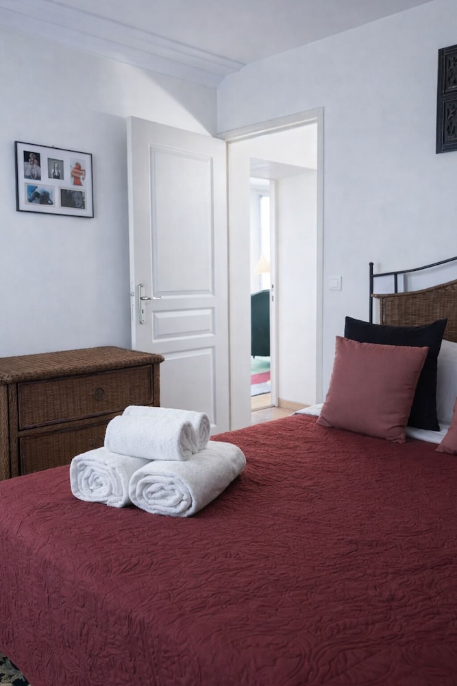 2 BEDROOMS, COMFORT, APARTMENT