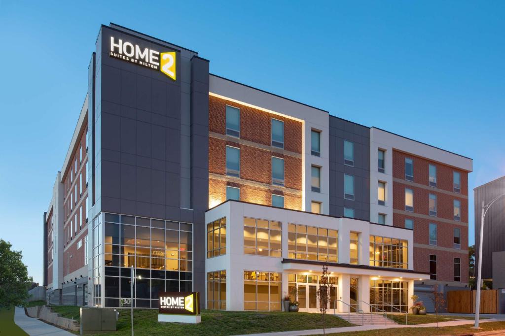 2 BEDROOMS, SUITE, 1 KING OR 2 QUEEN BEDS, ACCESSIBLE