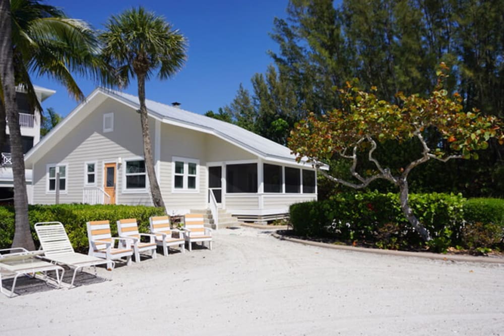 Island Inn 5/43