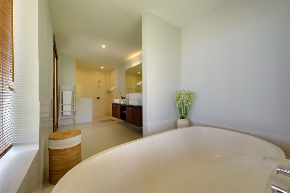 Malimbu Cliff Villa 21/56