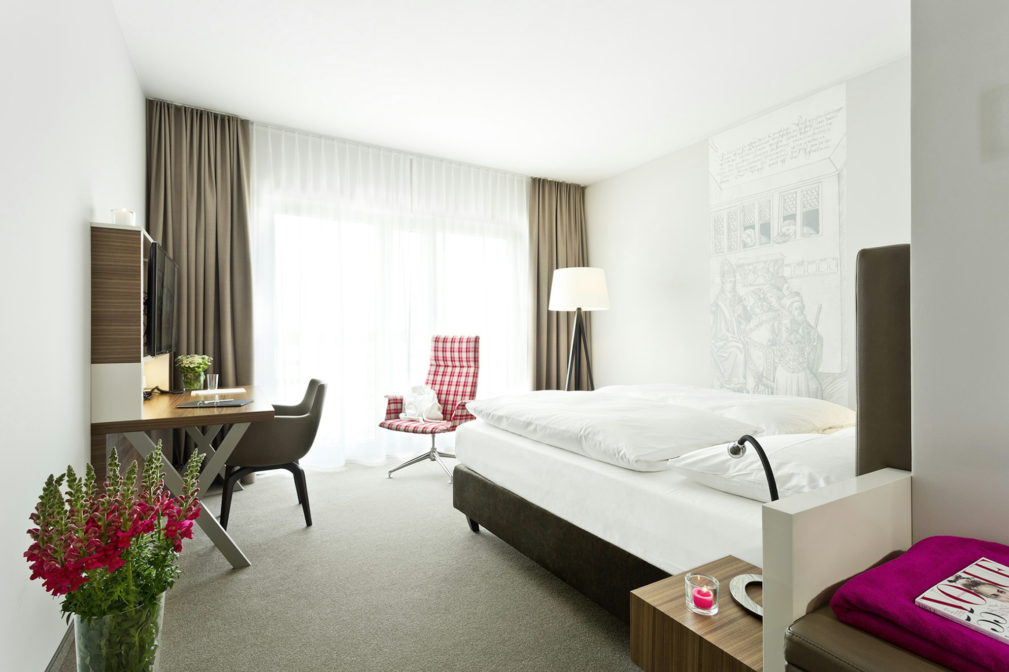 Hotel 47 8/42