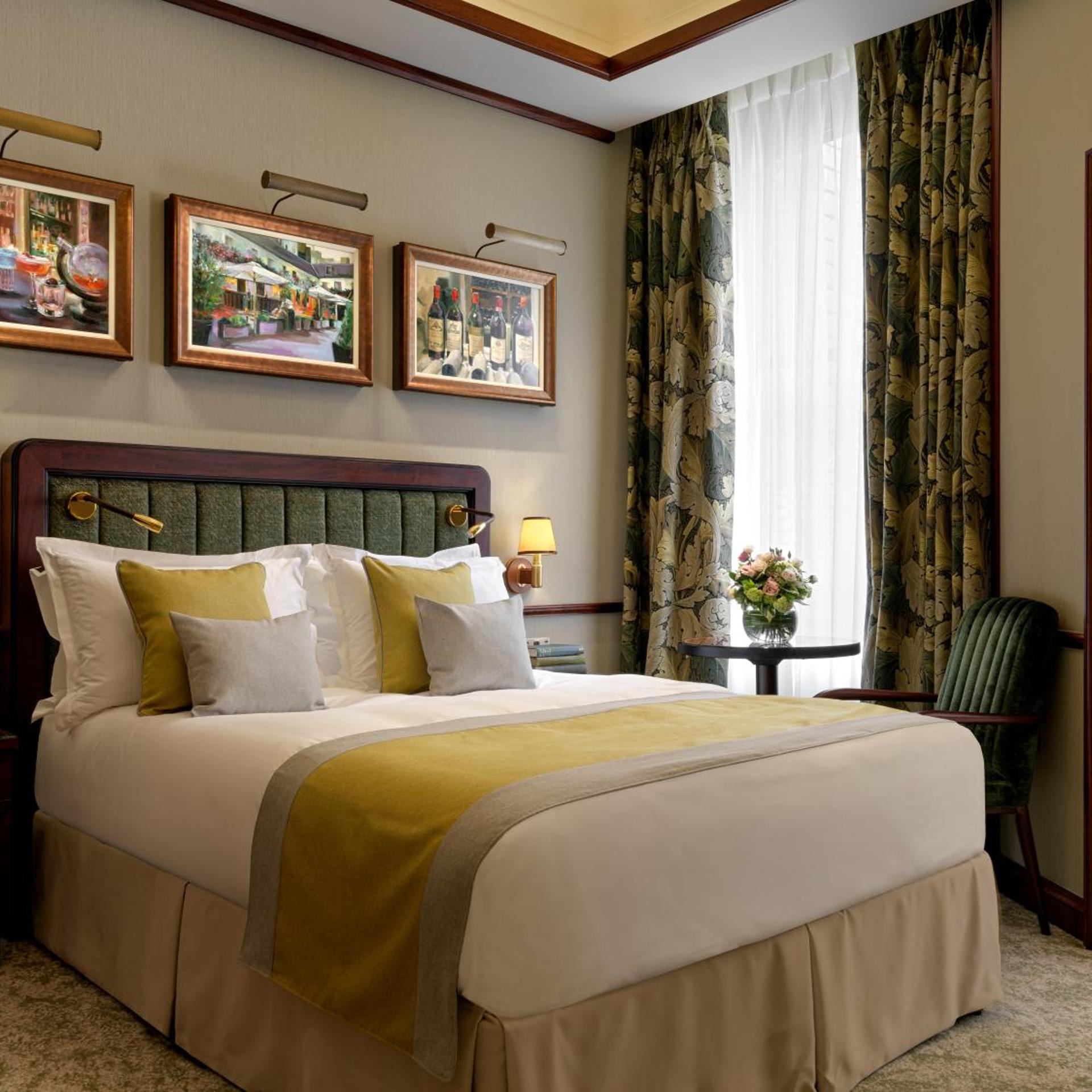 Classic, Queen Bed