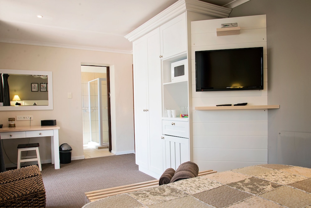 Bayside Guest House 26/50