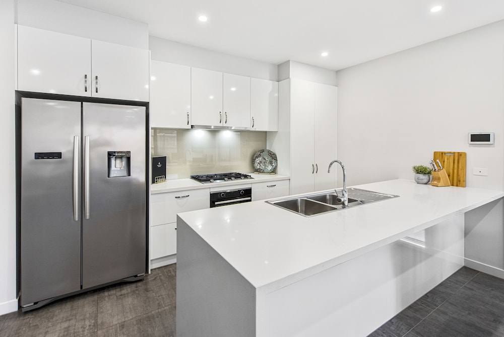Fawkner Suites Serviced Apartments 26/64