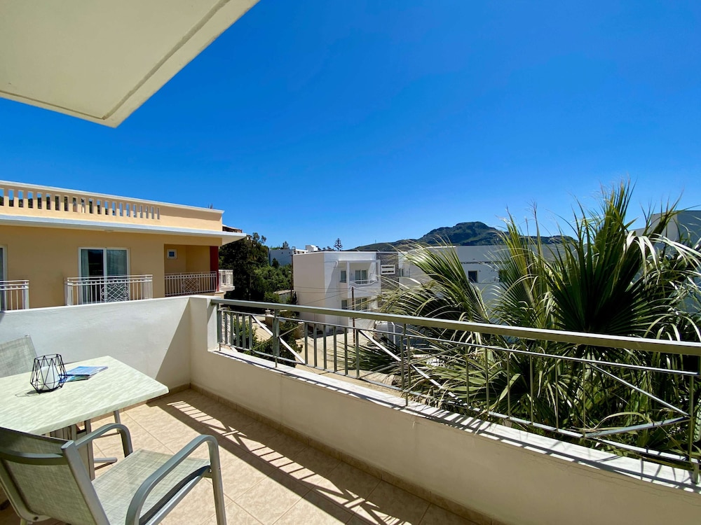 Manolis Apartments 43/72