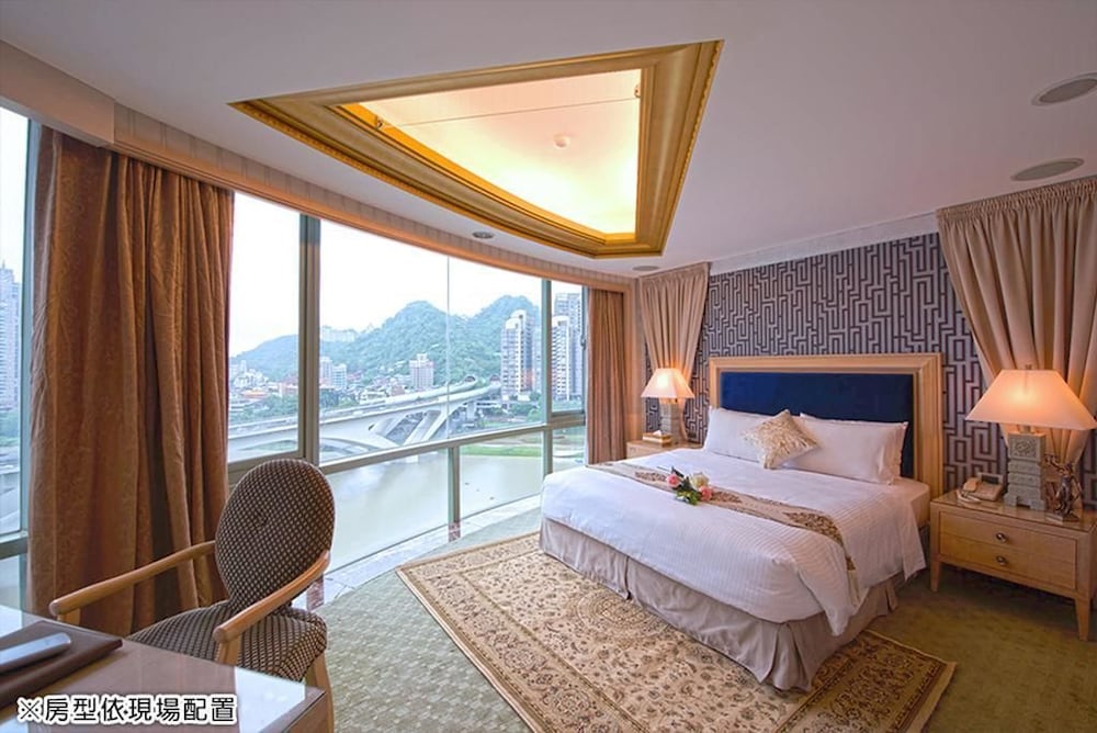 Lake Hotel Taipei 7/50
