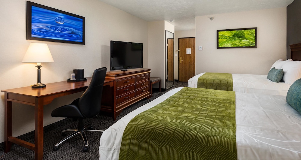 Best Western Plus Landmark Inn 9/38