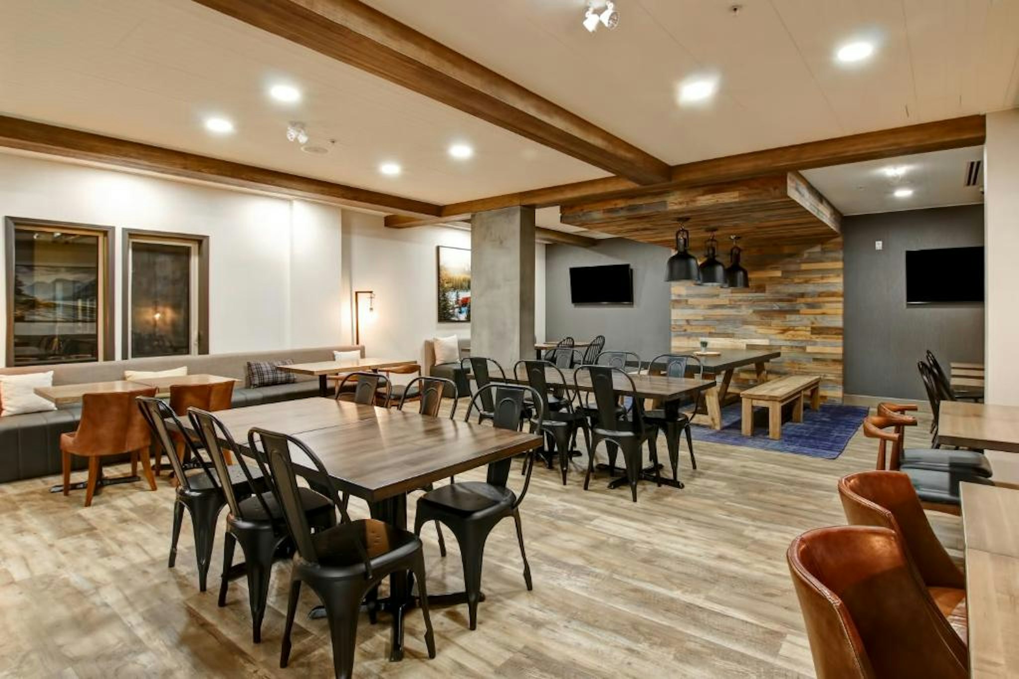 Canalta Lodge Banff 21/24