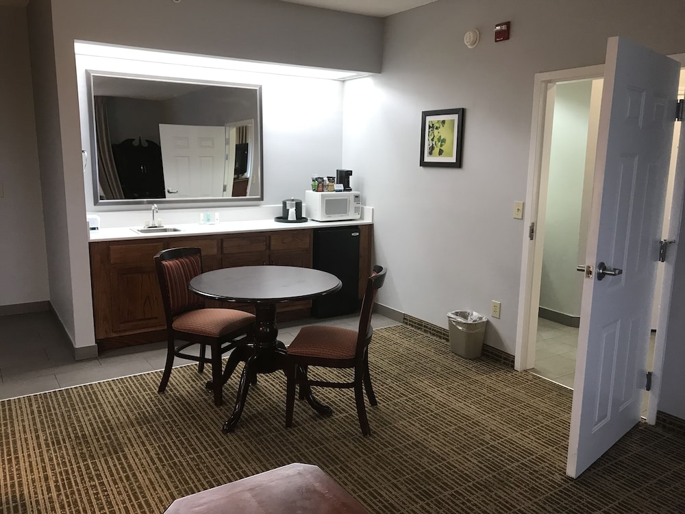 Quality Inn Richmond, KY 37/40