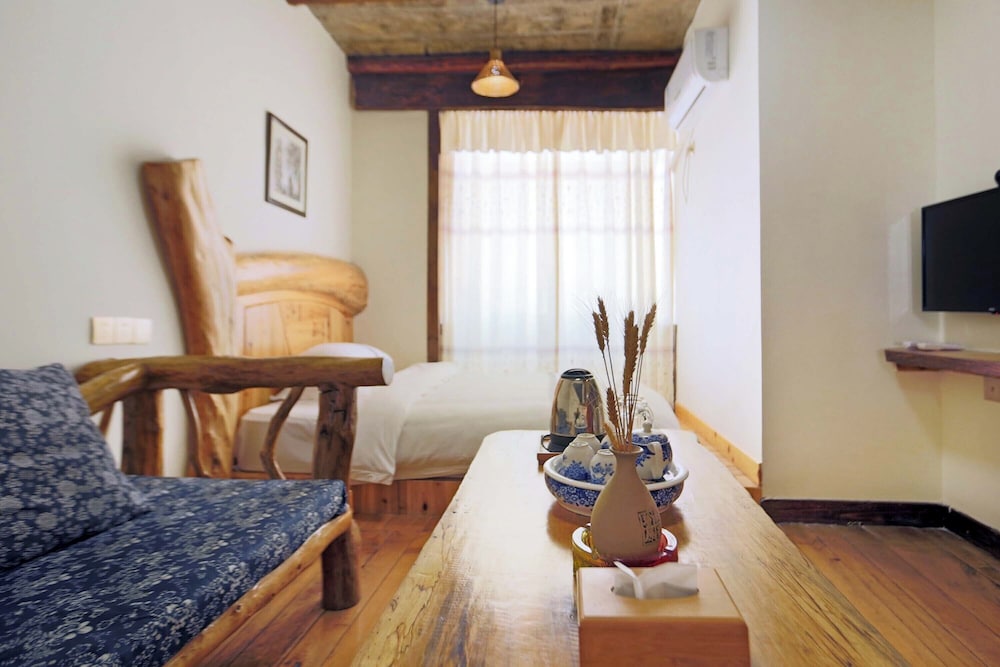 Xiangxi Dreamweaver Inn 36/50