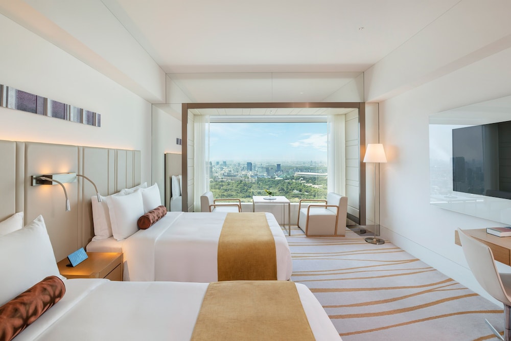 PREMIER, DELUXE, TWIN BEDS