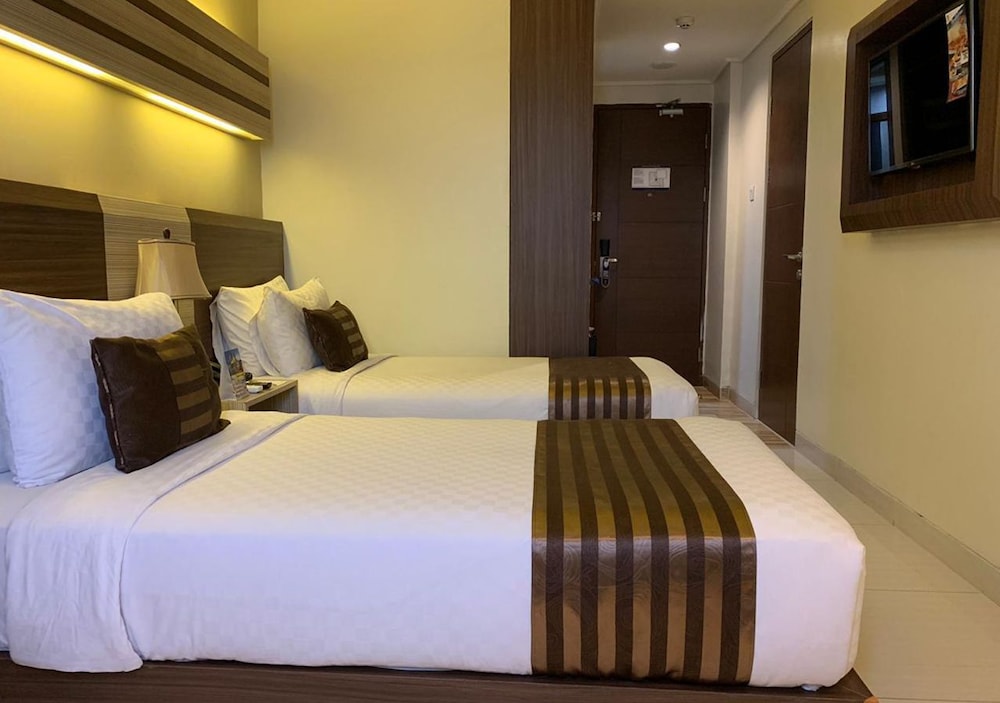 Sapphire Sky Hotel & Conference 6/20