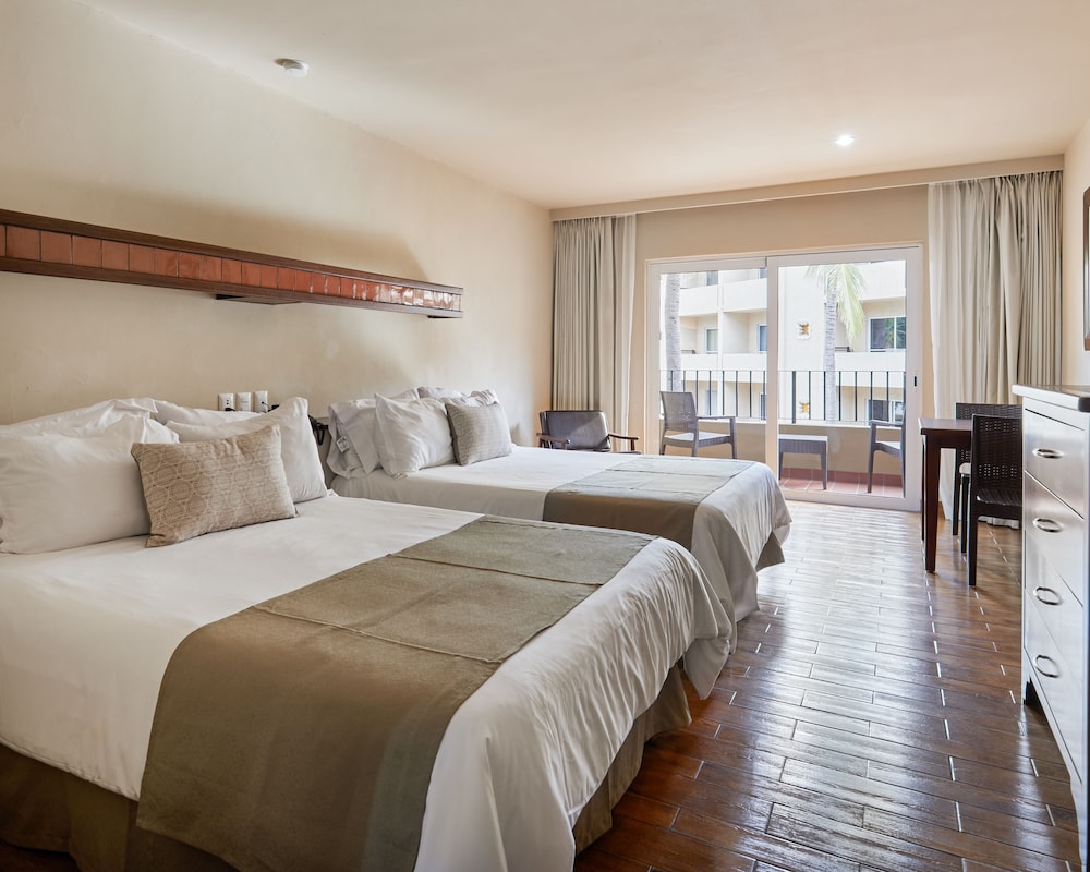 Hotel Playa Mazatlan 30/50