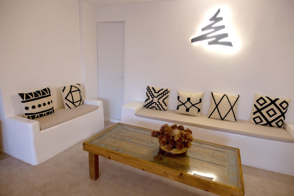 Camlik 87 Hotel Ayvalik 44/63