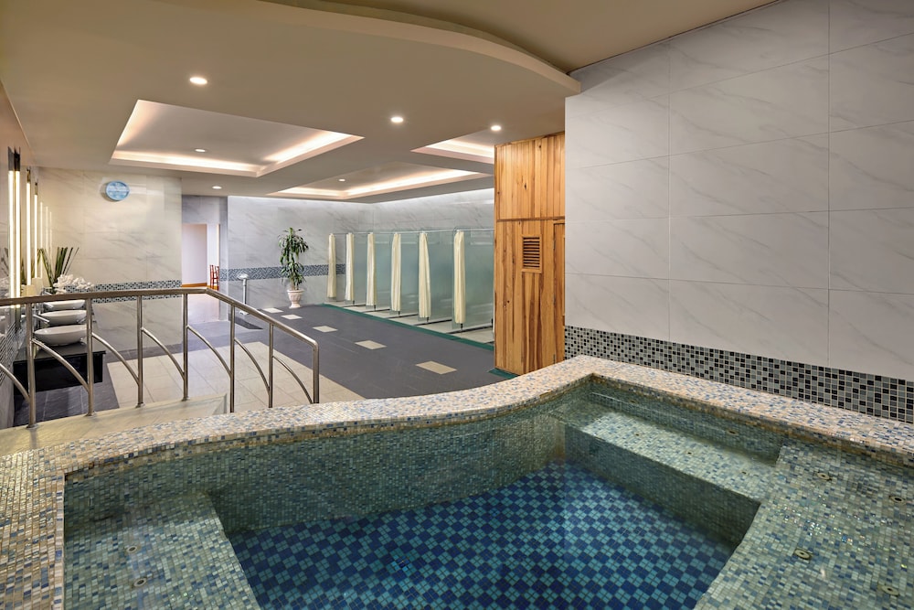 The Hanoi Club Hotel Lake Palais Residences 32/61