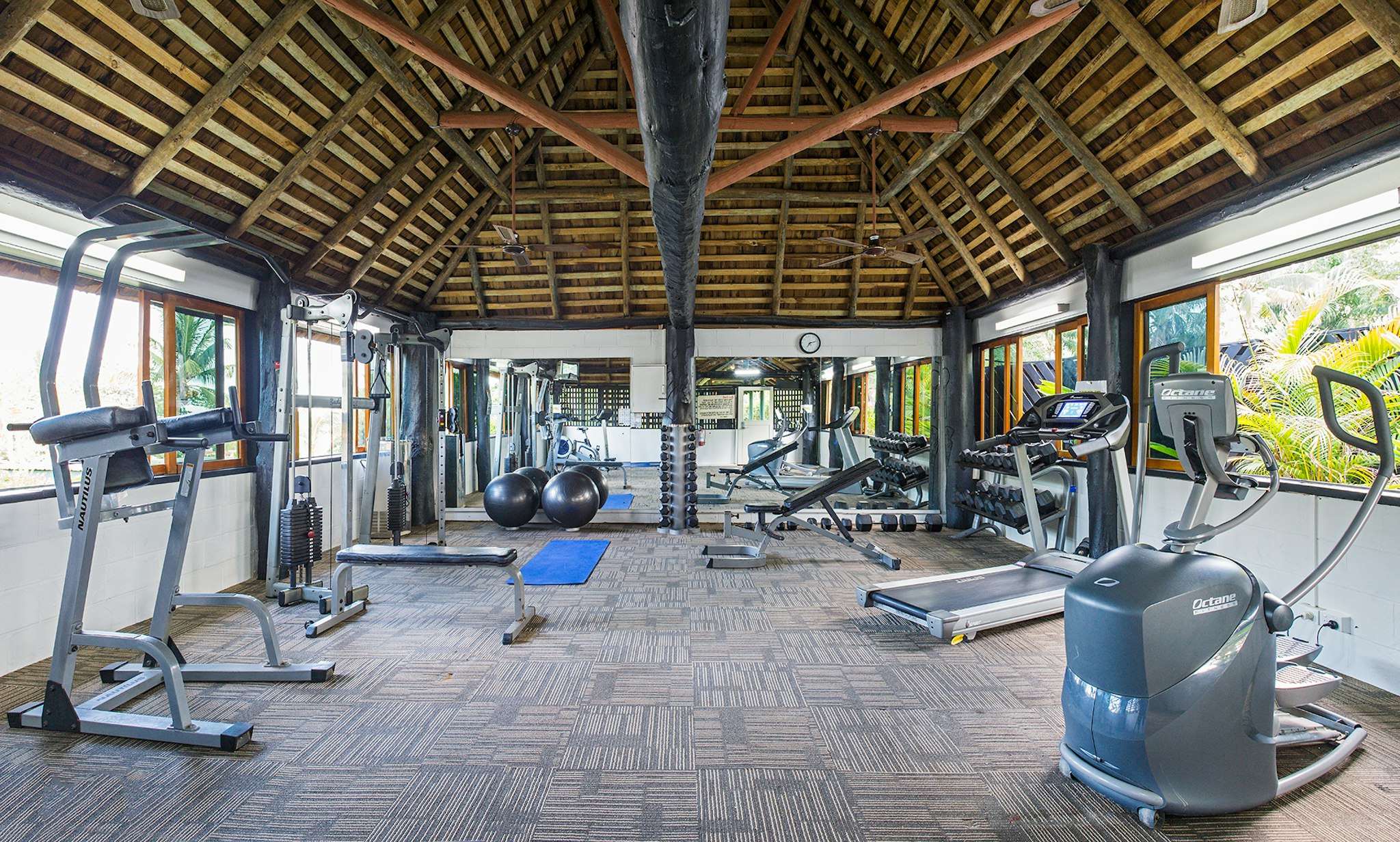 Tanoa International Hotel 30/36