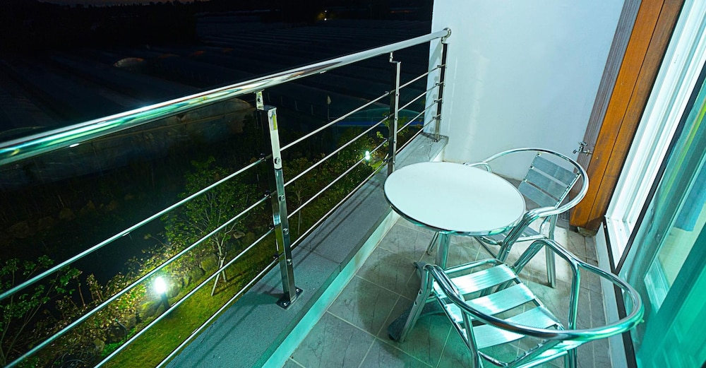 Seogwipo Dorame Pension 20/23