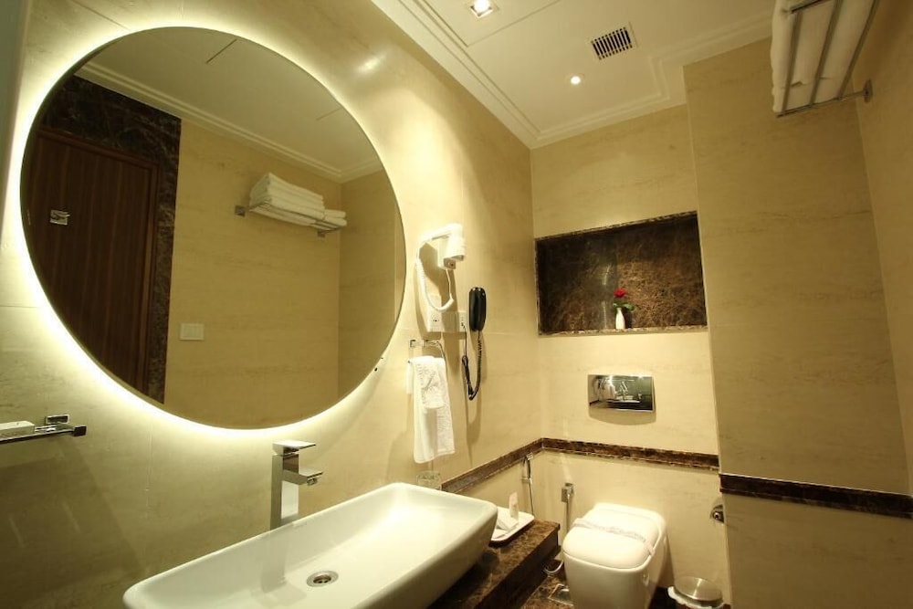 Riverview Hotel 45/48
