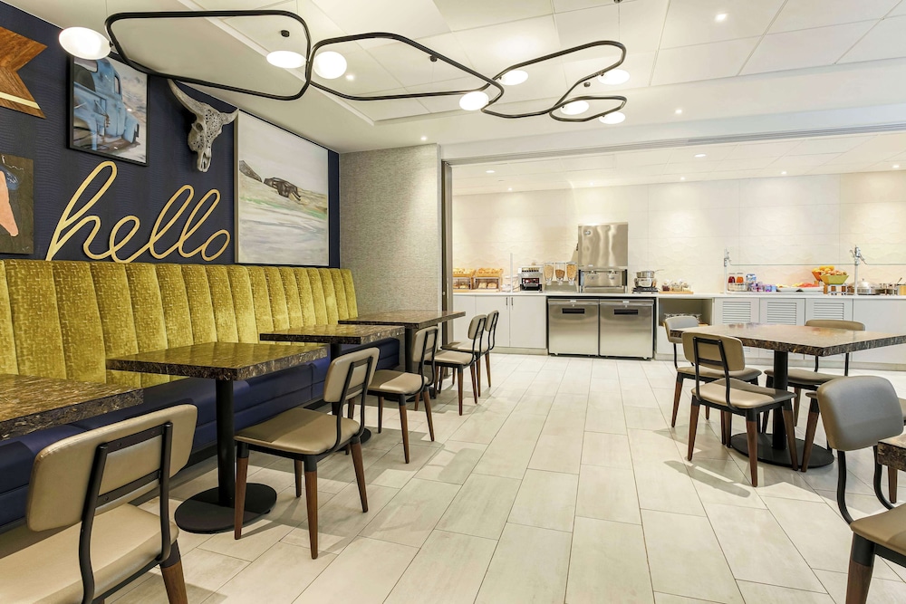 Doubletree By Hilton Austin University Area 34/58