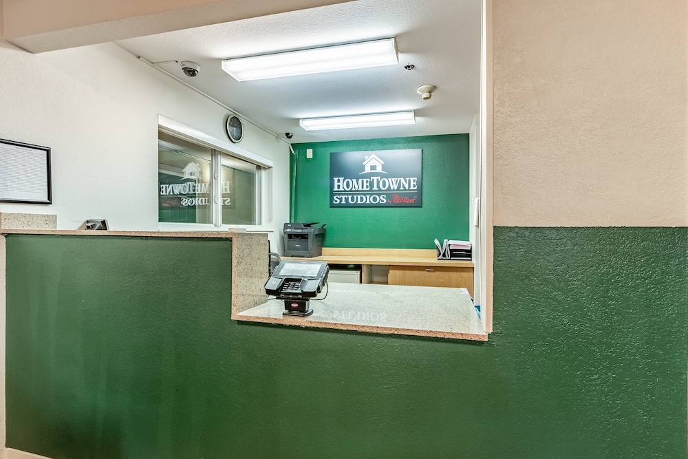 Hometowne Studios By Red Roof Phoenix West 1/36