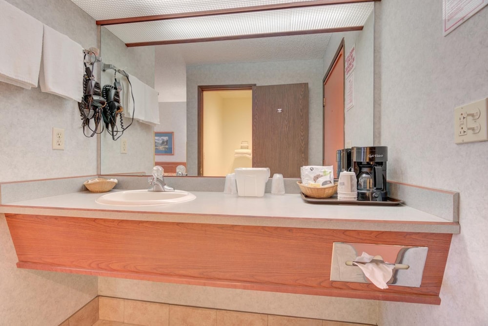Redmond Inn 10/47