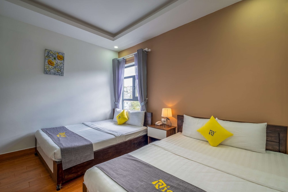 DELUXE, FAMILY, 2 BEDS