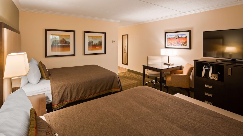 Best Western Plus White Bear Country Inn 19/47