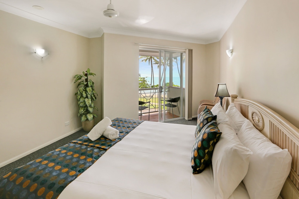 Alassio Palm Cove 8/31