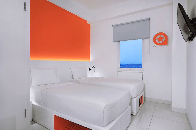 Hollywood, Superior, Twin Beds