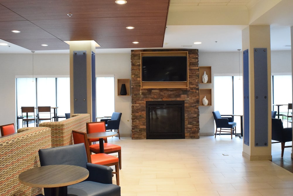 Holiday Inn Express & Suites Rochester Webster, an IHG Hotel 31/50