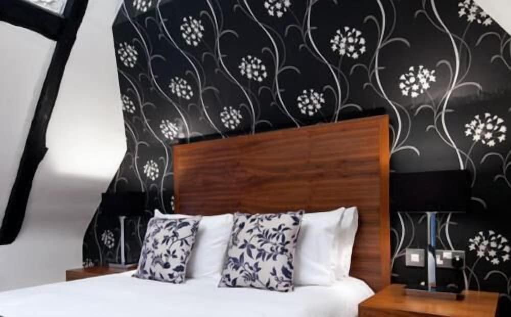 The Boleyn Hotel 29/50