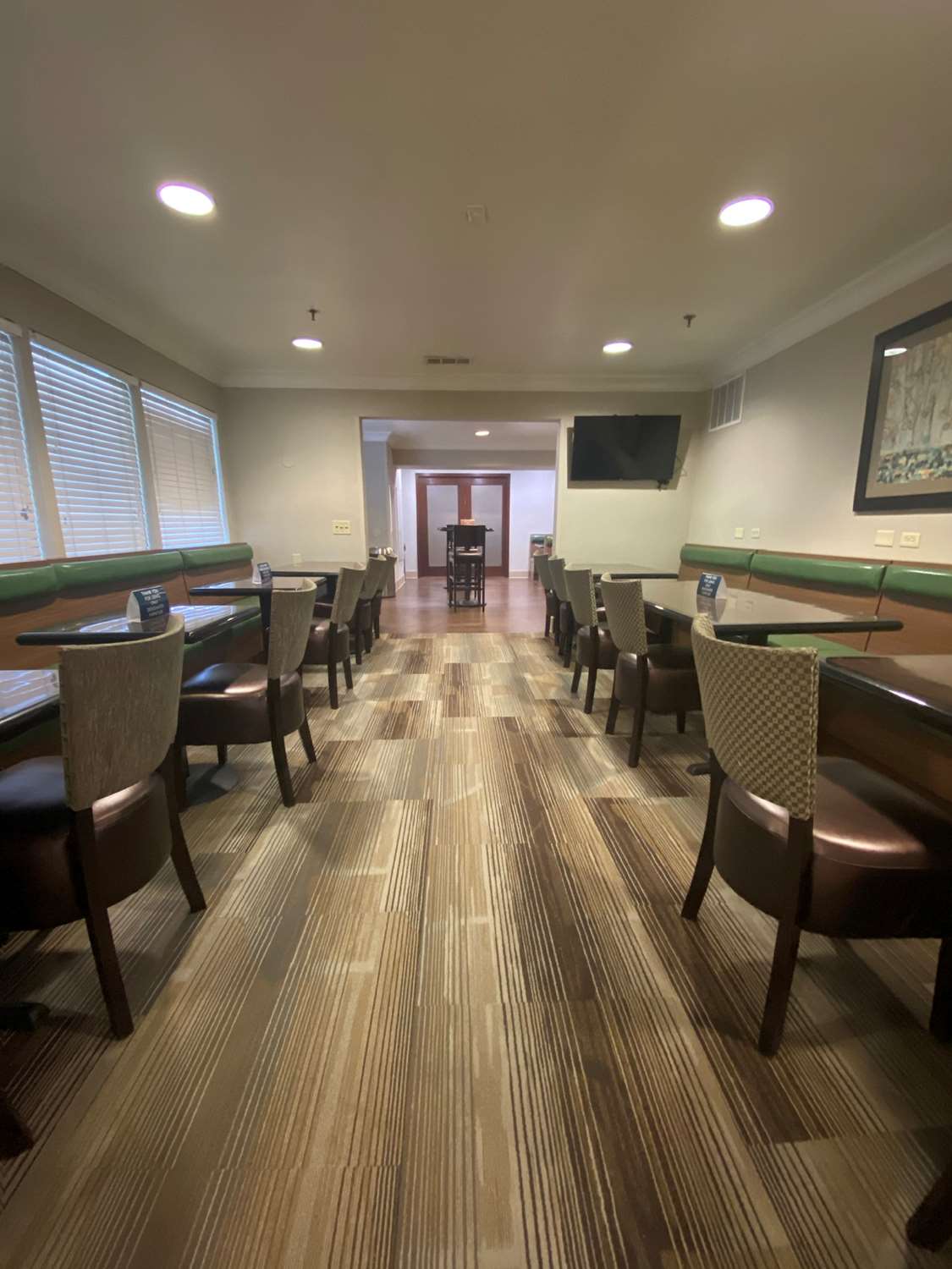SureStay Hotel by Best Western Ontario Airport 27/31