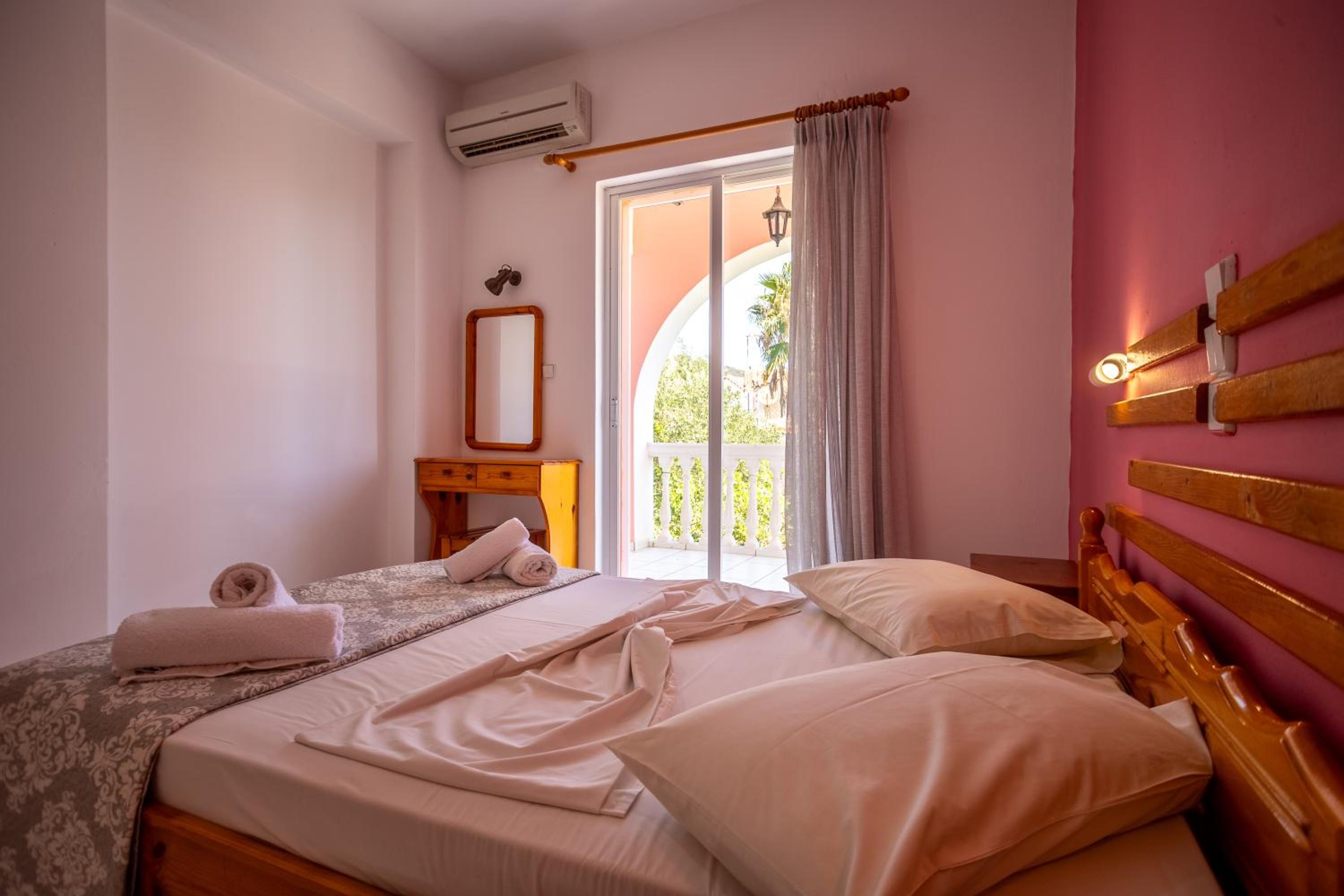 Kyprianos Aparthotel 24/60