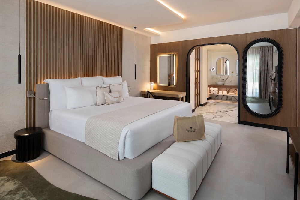 Preferred Club, Master, Suite, King Bed, Ocean Front