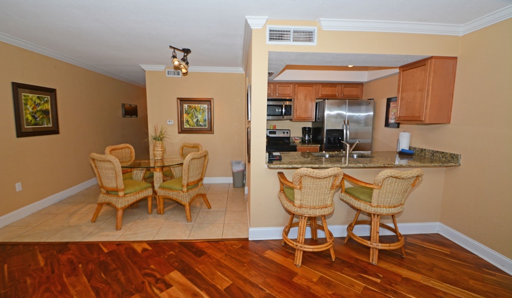 Westwinds Waterfront Resort 24/34