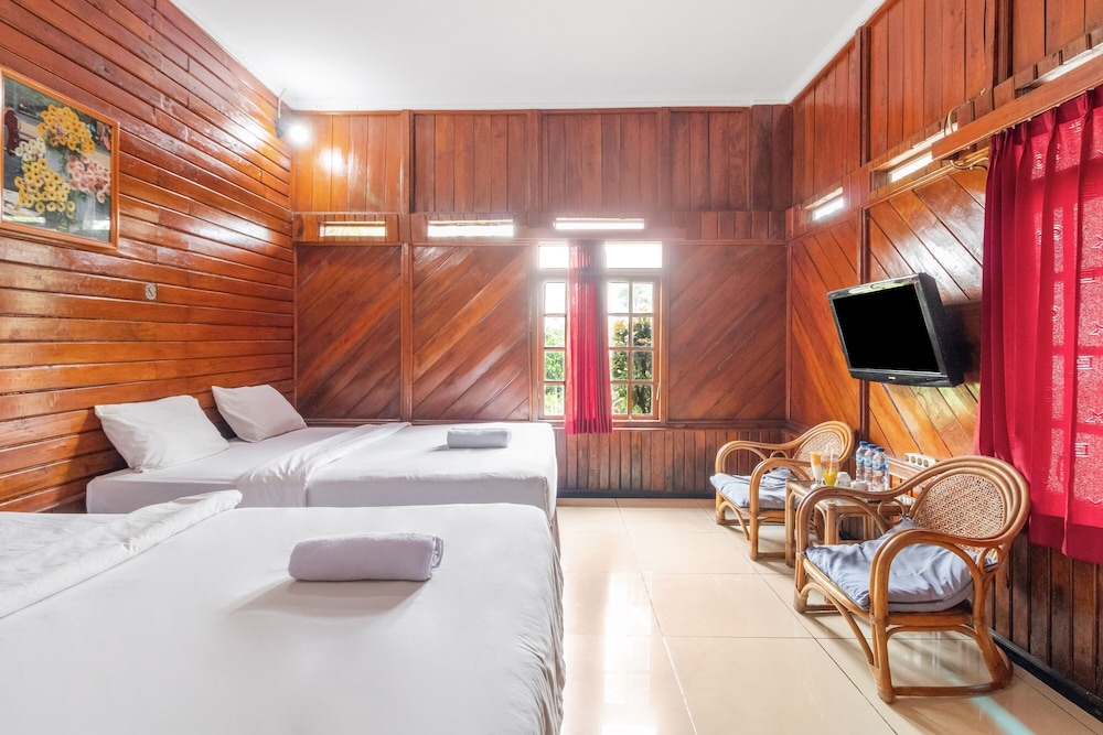 Nirwana Hotel Lembang by ZUZU 8/50