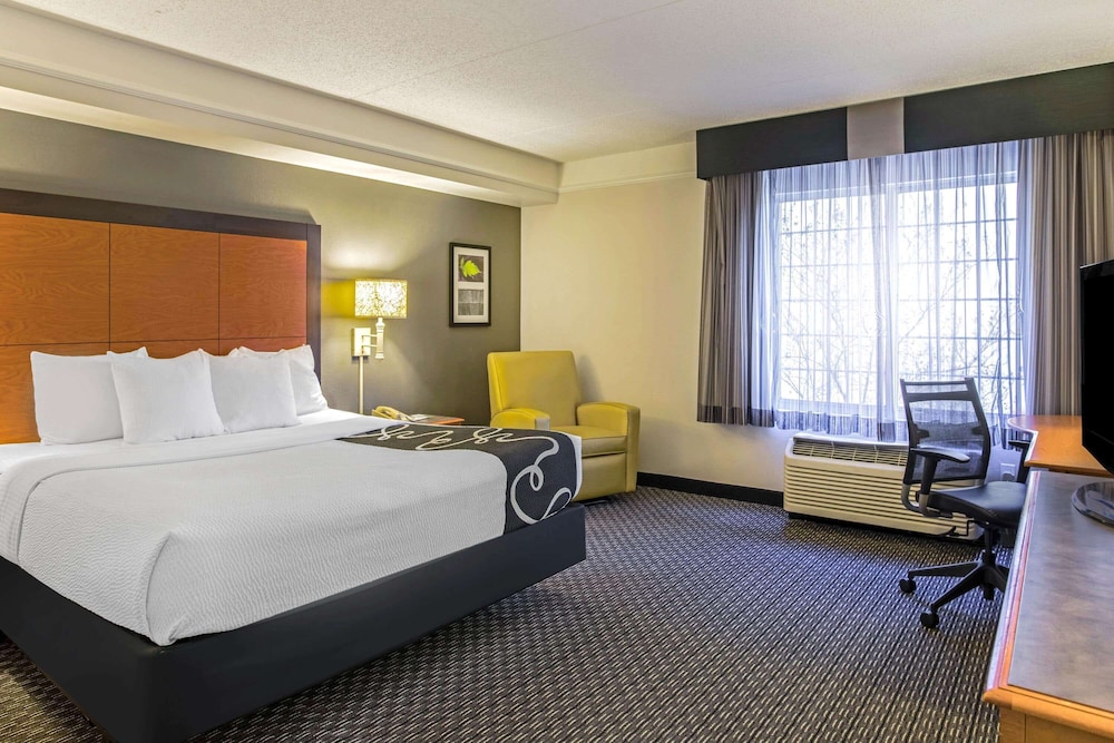 غرفة بسرير كينج لذوي الإعاقة، La Quinta Inn & Suites by Wyndham Birmingham Homewood 3/10