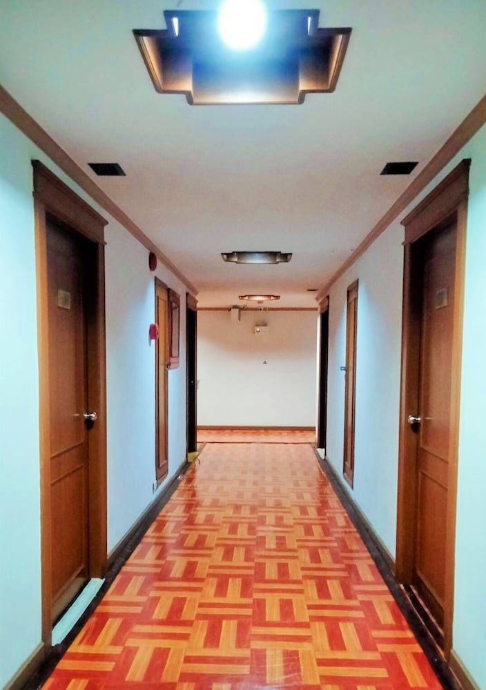 China Garden Hotel 4/22