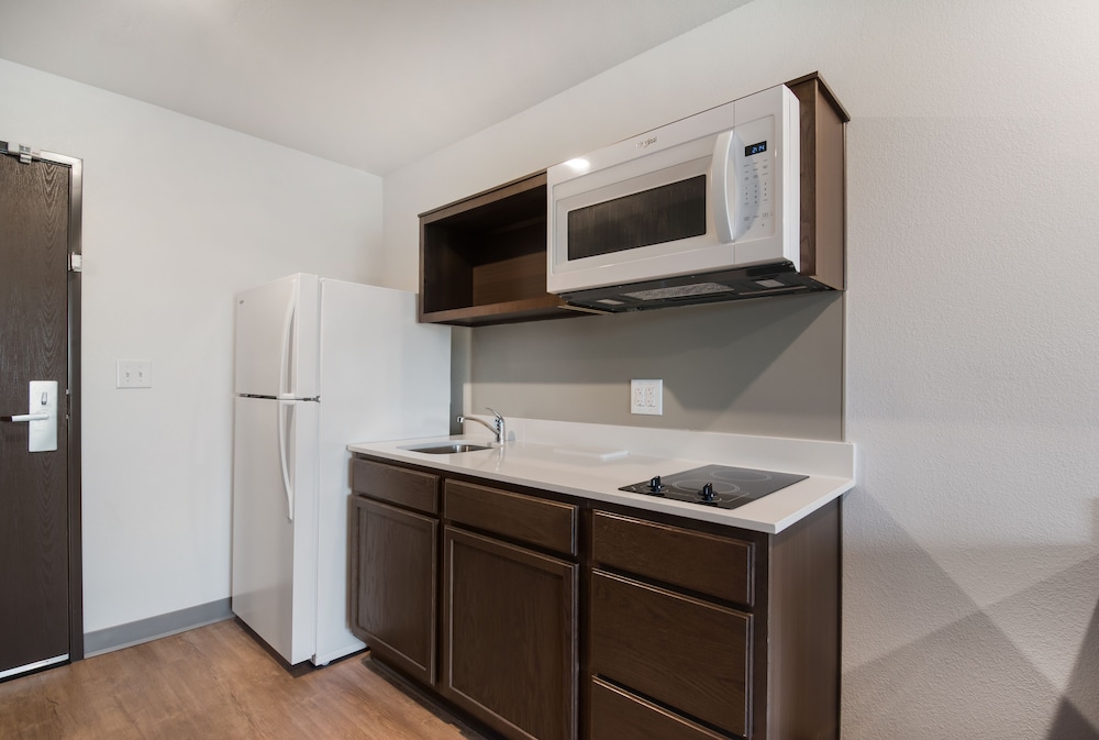WoodSpring Suites Linden 23/23