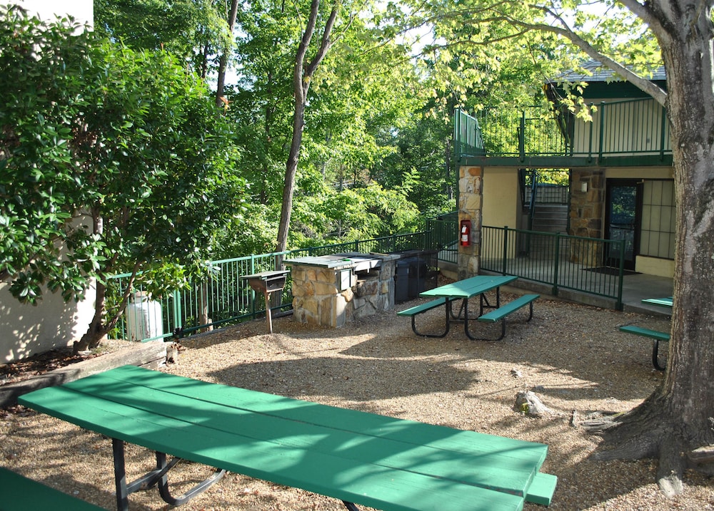 Laurel Point Resort 3/35