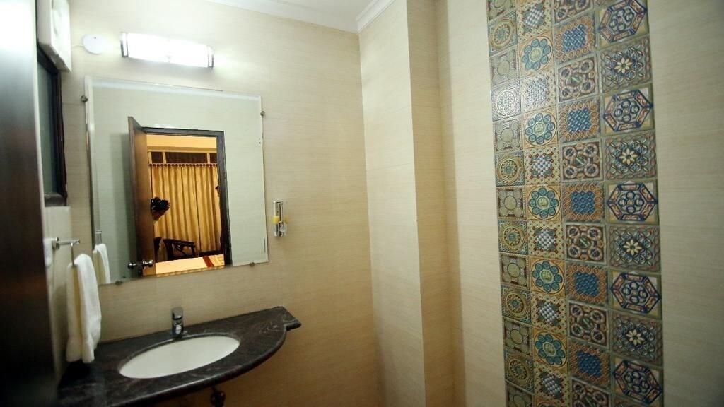Hotel Rousha Inn 18/18