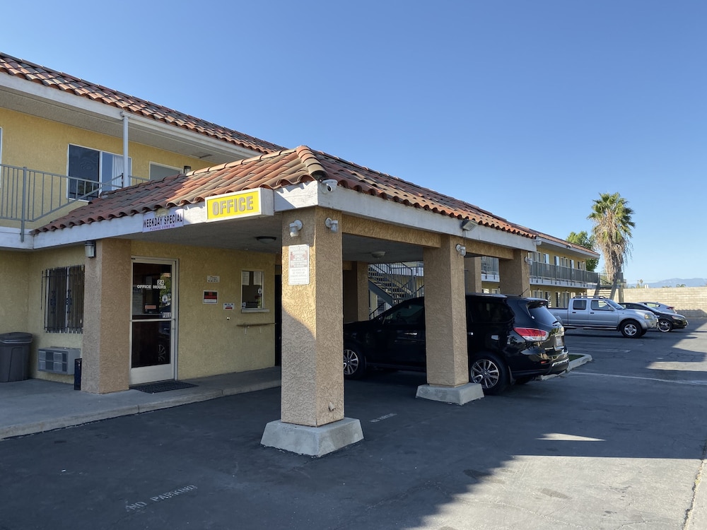 Studio6 Hemet, CA 3/51